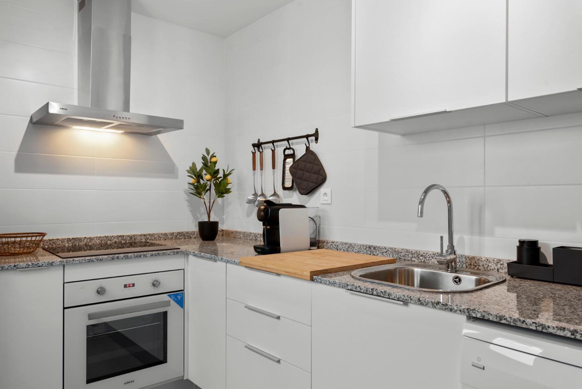 Beautiful 2-Bedroom Apartment Near Center And Beach Estepona Kültér fotó