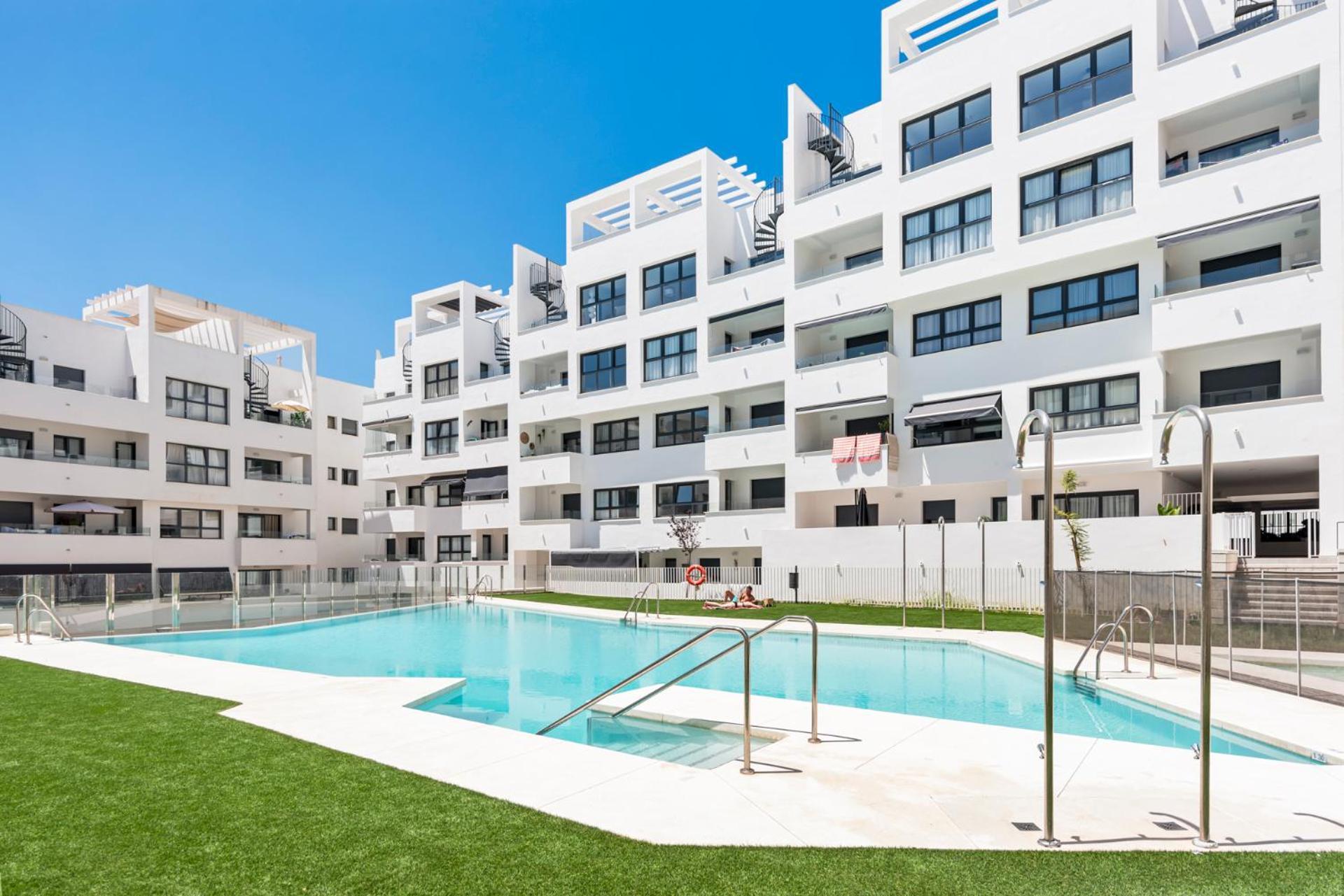 Beautiful 2-Bedroom Apartment Near Center And Beach Estepona Kültér fotó